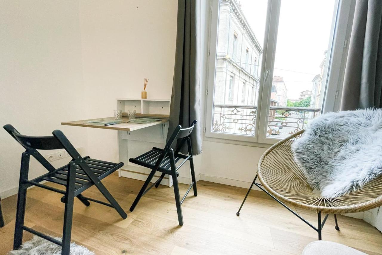 Апартаменты #Fk The Altitude Nest Гренобль Экстерьер фото